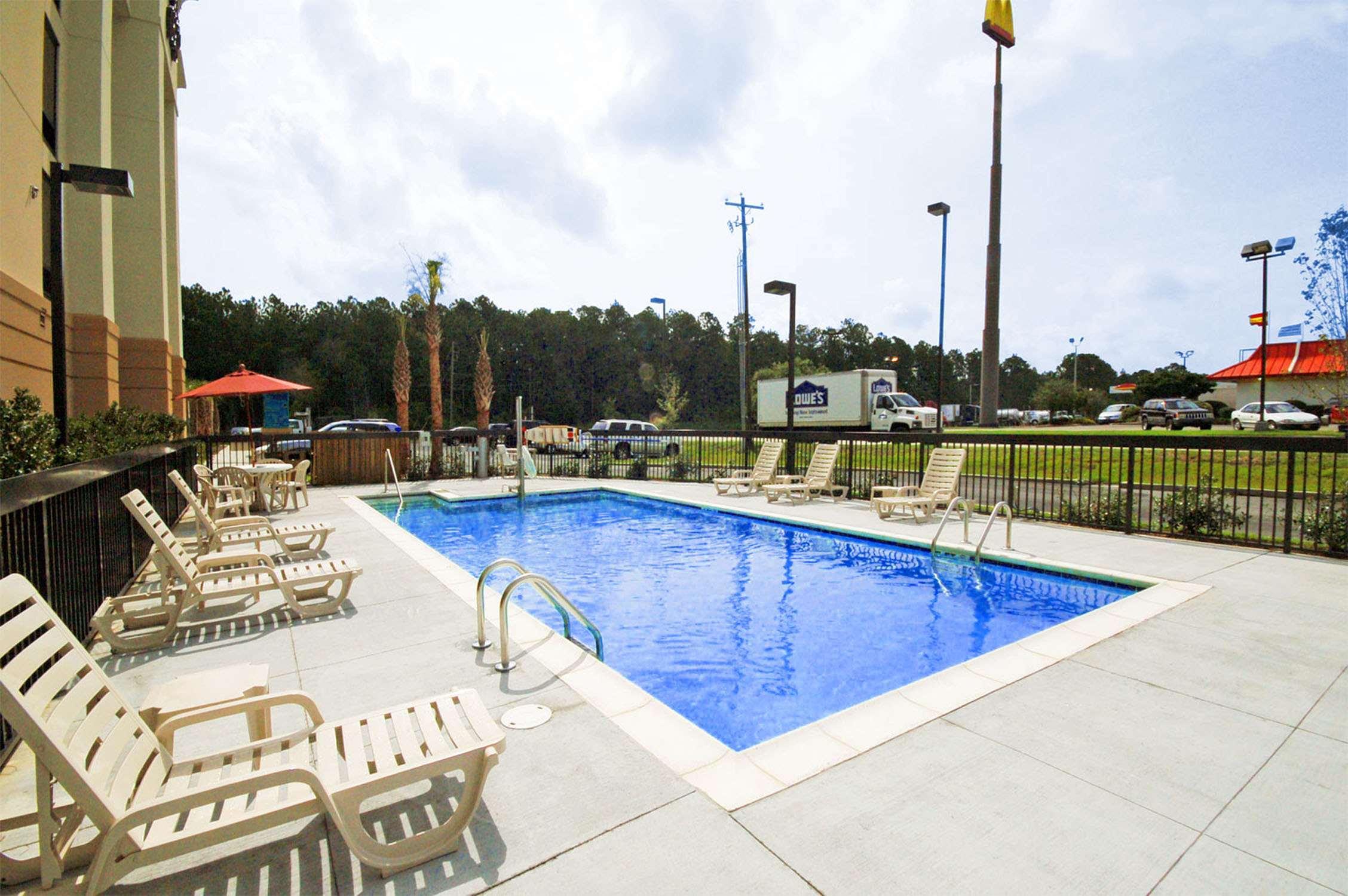 Hampton Inn Moss Point Exterior photo